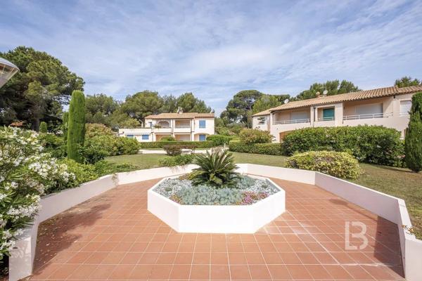 Appartement au Cap d'Antibes dans un domaine calme