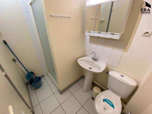 STUDIO MEUBLE A LOUER - BLOIS -  QUARTIER DES ECOLES, CHAUFFAGE ET EAU CHAUDE INCLUS