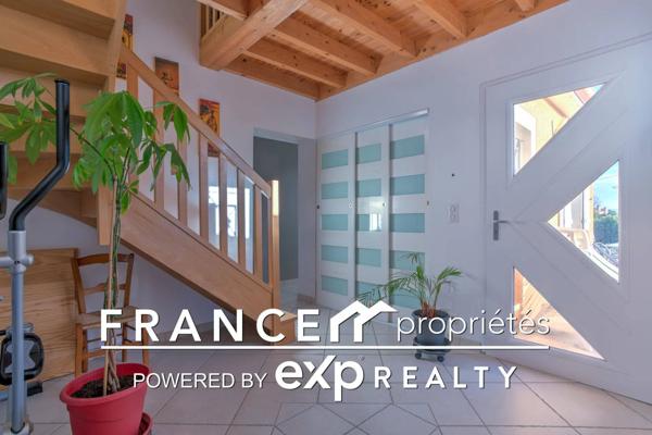 Maison de qualité avec piscine et vue dominante sur les Pyrénées