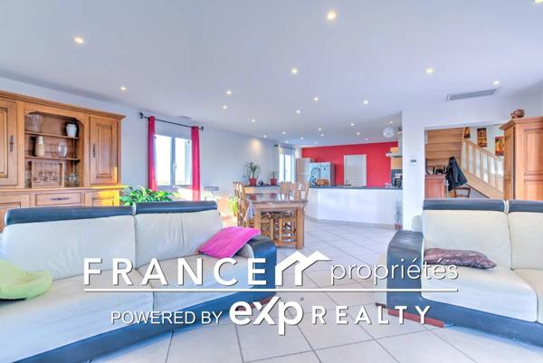 Maison de qualité avec piscine et vue dominante sur les Pyrénées