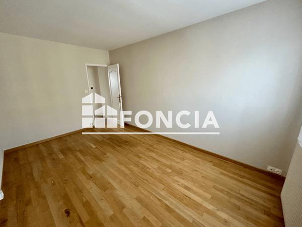 Location Appartement 3 pièces 92.3 m² - 13 RUE FRANCOIS PERRIN Limoges 87000