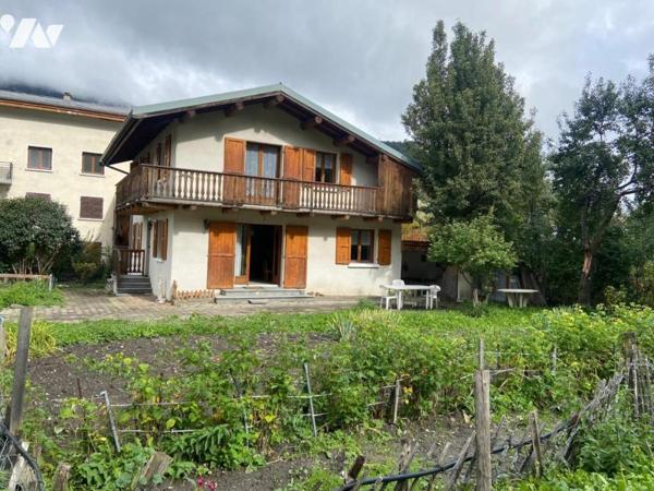 Maison rare à Bramans – 2 appartements F3 avec terrain et garage attenants.