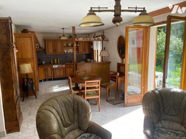 Maison rare à Bramans – 2 appartements F3 avec terrain et garage attenants.