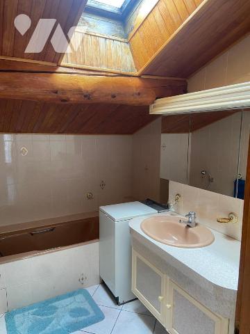 Maison rare à Bramans – 2 appartements F3 avec terrain et garage attenants.