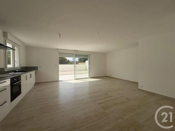 Maison à vendre  4 pièces - 83,19 m 2   UCHAUD  - 30