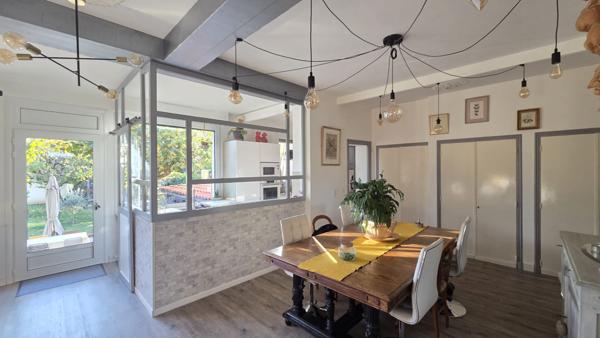 A vendre (82) Maison Montauban 184 m² , 4 chambres , bureau , jardin et garage