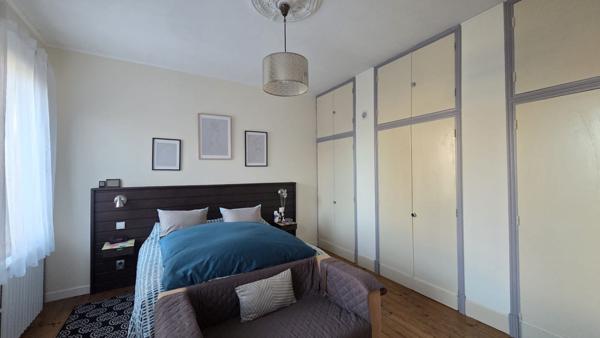 A vendre (82) Maison Montauban 184 m² , 4 chambres , bureau , jardin et garage