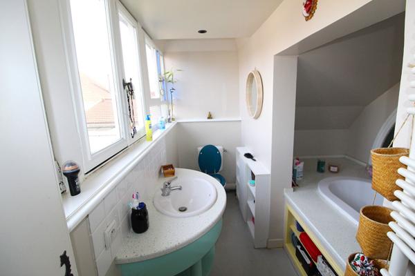 A VENDRE - Maison de charme atypique 110m2 DIJON - CHU/MONTMUZARD