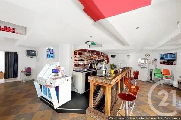 Immeuble à vendre  202 m 2   CUGNAUX  - 31