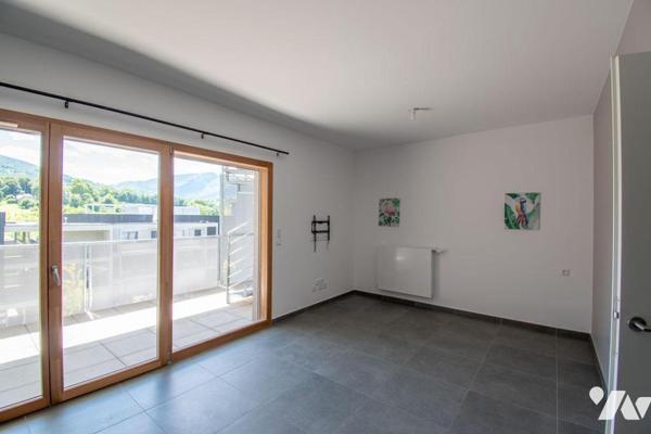 APPARTEMENT TRES RECENT A PROXIMITE DU CENTRE BOURG