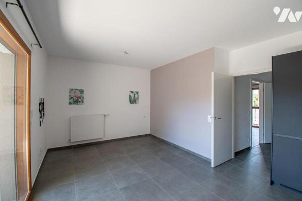 APPARTEMENT TRES RECENT A PROXIMITE DU CENTRE BOURG