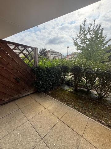 QUAI DE SARTHE : T3 + JARDIN+ TERRASSE + PARKING