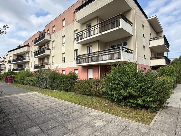 QUAI DE SARTHE : T3 + JARDIN+ TERRASSE + PARKING