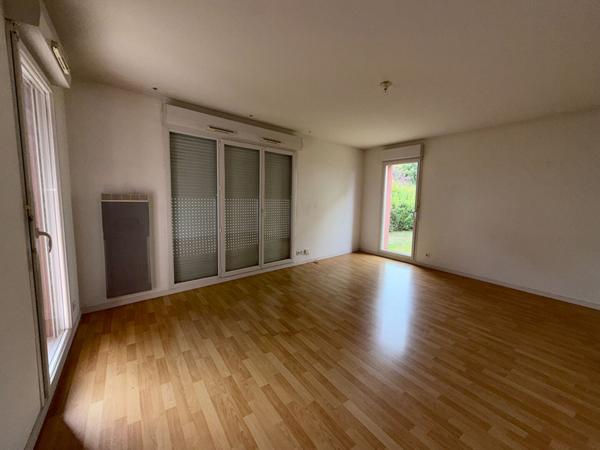 QUAI DE SARTHE : T3 + JARDIN+ TERRASSE + PARKING