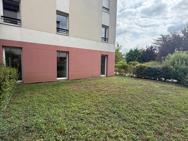 QUAI DE SARTHE : T3 + JARDIN+ TERRASSE + PARKING