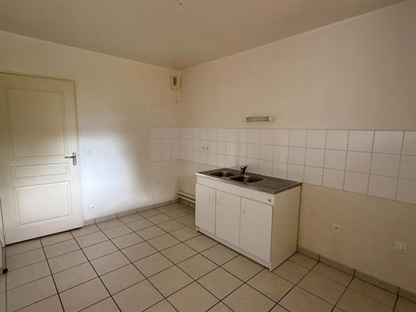 QUAI DE SARTHE : T3 + JARDIN+ TERRASSE + PARKING