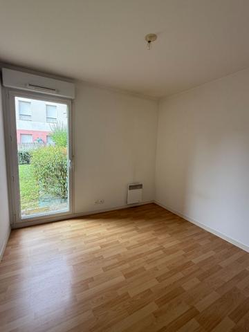 QUAI DE SARTHE : T3 + JARDIN+ TERRASSE + PARKING