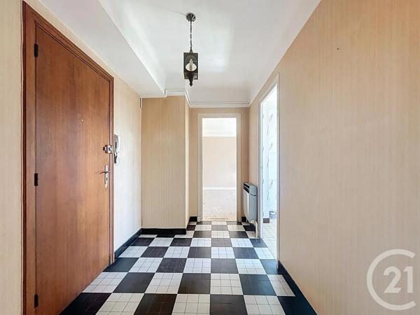 Appartement F3 à vendre  3 pièces - 60,50 m 2   ST POURCAIN SUR SIOULE  - 03