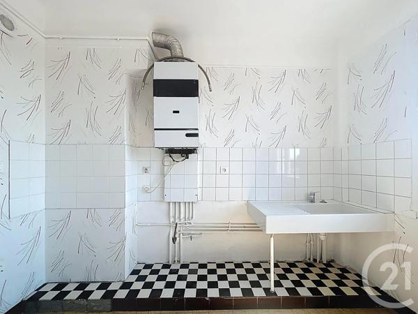 Appartement F3 à vendre  3 pièces - 60,50 m 2   ST POURCAIN SUR SIOULE  - 03