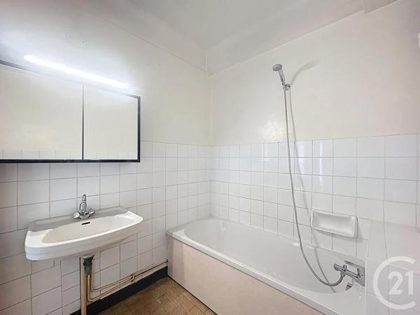 Appartement F3 à vendre  3 pièces - 60,50 m 2   ST POURCAIN SUR SIOULE  - 03