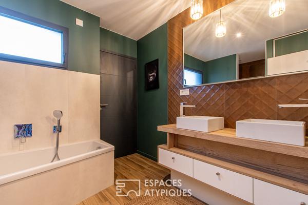 Lumineuse contemporaine au panorama verdoyant