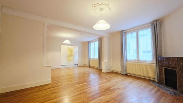 BOURGES PROCHE CENTRE 134M² 5 PIECES 4 CHAMBRES GARAGE