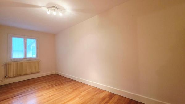 BOURGES PROCHE CENTRE 134M² 5 PIECES 4 CHAMBRES GARAGE