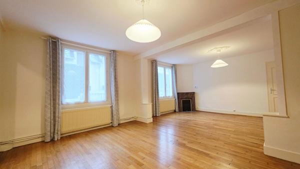 BOURGES PROCHE CENTRE 134M² 5 PIECES 4 CHAMBRES GARAGE