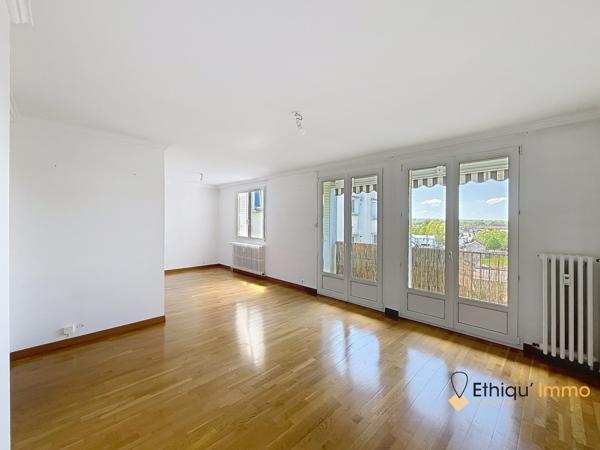 Grand appartement lumineux 87 m² avec balcon, 3 chambres et double garage à Saint-Dizier – Proche centre-ville