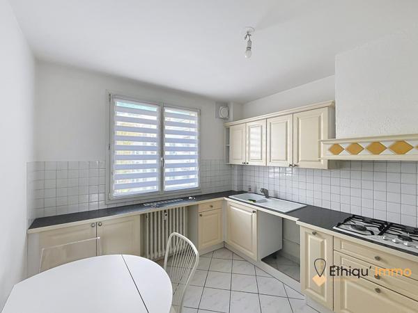 Grand appartement lumineux 87 m² avec balcon, 3 chambres et double garage à Saint-Dizier – Proche centre-ville