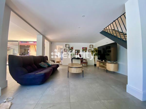 Maison 7 pièces - 238 m² Exclusivité efficity
