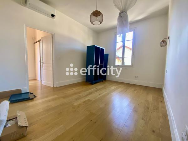 Maison 7 pièces - 238 m² Exclusivité efficity