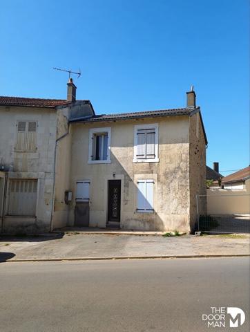 Maison - À vendre - 103 m² - CHAMPAGNÉ-SAINT-HILAIRE | The Door Man