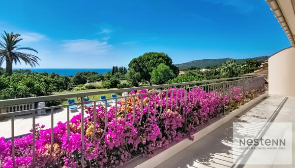 SAINT AYGULF SPACIEUSE VILLA VUE MER PISCINE GARAGE