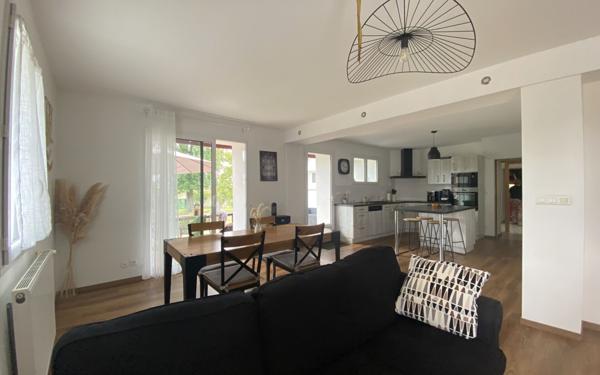 Maison à vendre    4 pièces •  Baigts