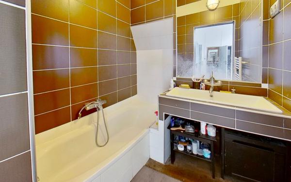 Appartement à vendre    4 pièces • 115,70 m2 Villeurbanne