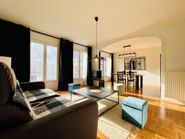 Grand Appartement T2 Meublé 58 m² au Centre ville Avec Balcon et Parking Privé
