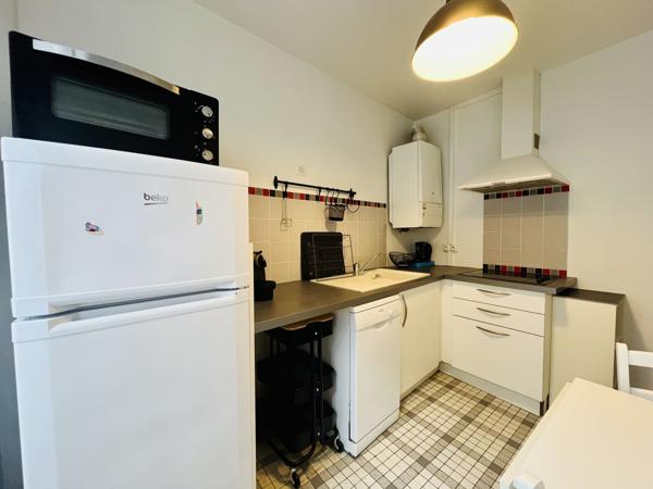 Grand Appartement T2 Meublé 58 m² au Centre ville Avec Balcon et Parking Privé