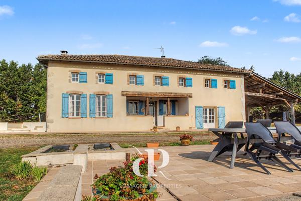 Une spacieuse maison de campagne avec 6 hectares