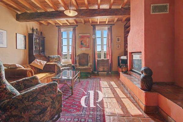 Une spacieuse maison de campagne avec 6 hectares