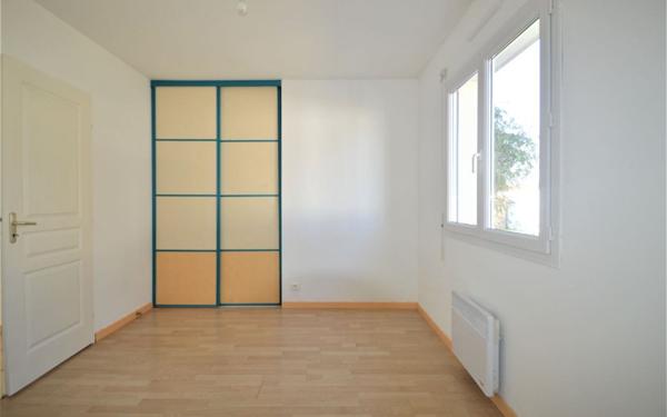 Maison à louer    6 pièces •  Assat