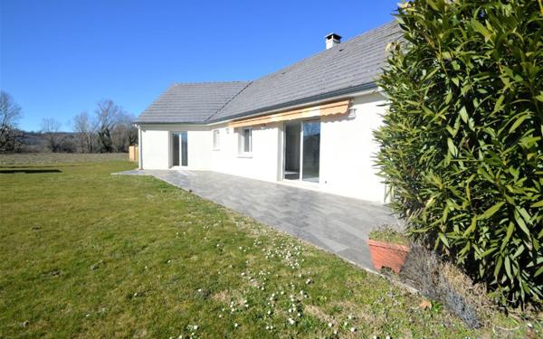 Maison à louer    6 pièces •  Assat