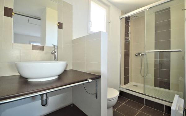 Maison à louer    6 pièces •  Assat