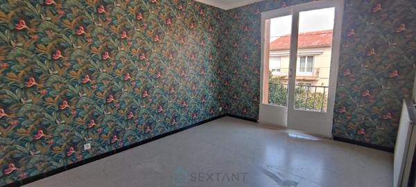 Maison 2 faces 5 pièces avec garage et jardins