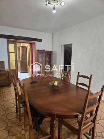 Maison de 180 m² avec vastes dépendances sur 24 500 m² à Chailland