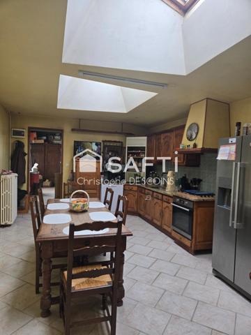 Maison de 180 m² avec vastes dépendances sur 24 500 m² à Chailland