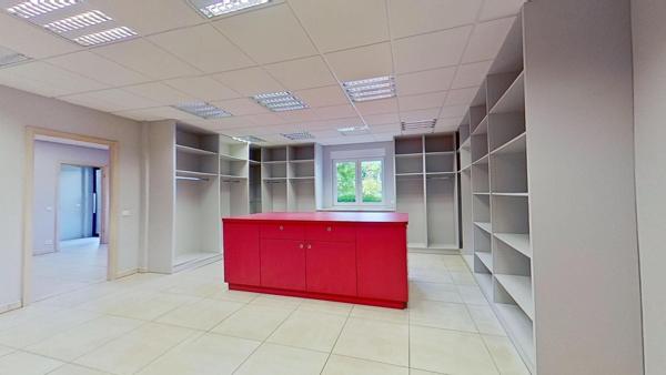 Local commercial - professionnel - bureaux