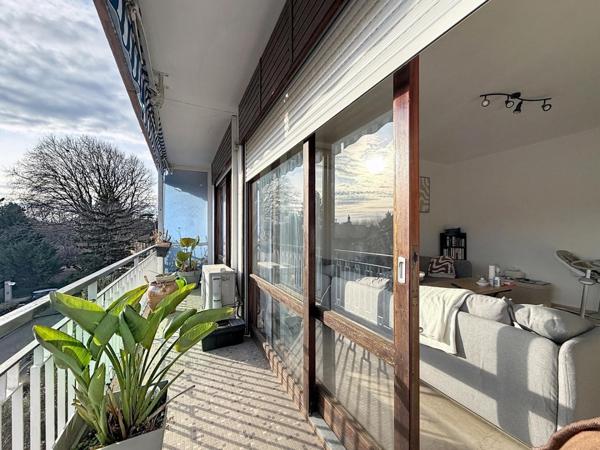 Résidence fermée parking, gardien, ascenseur,