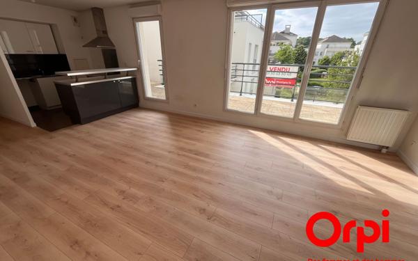 Appartement à vendre    5 pièces • 100 m2 Montigny-le-Bretonneux
