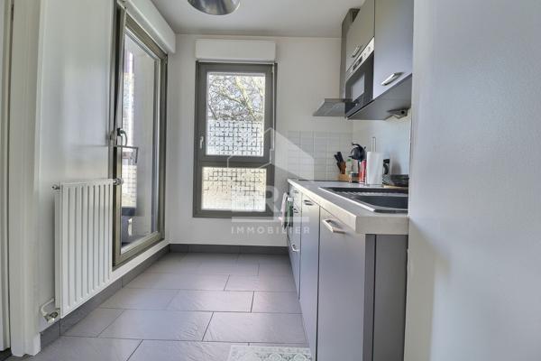91 m² traversant au calme des quais ? Copropriété 2017 & 3 chambres à L'Île-Saint-Denis